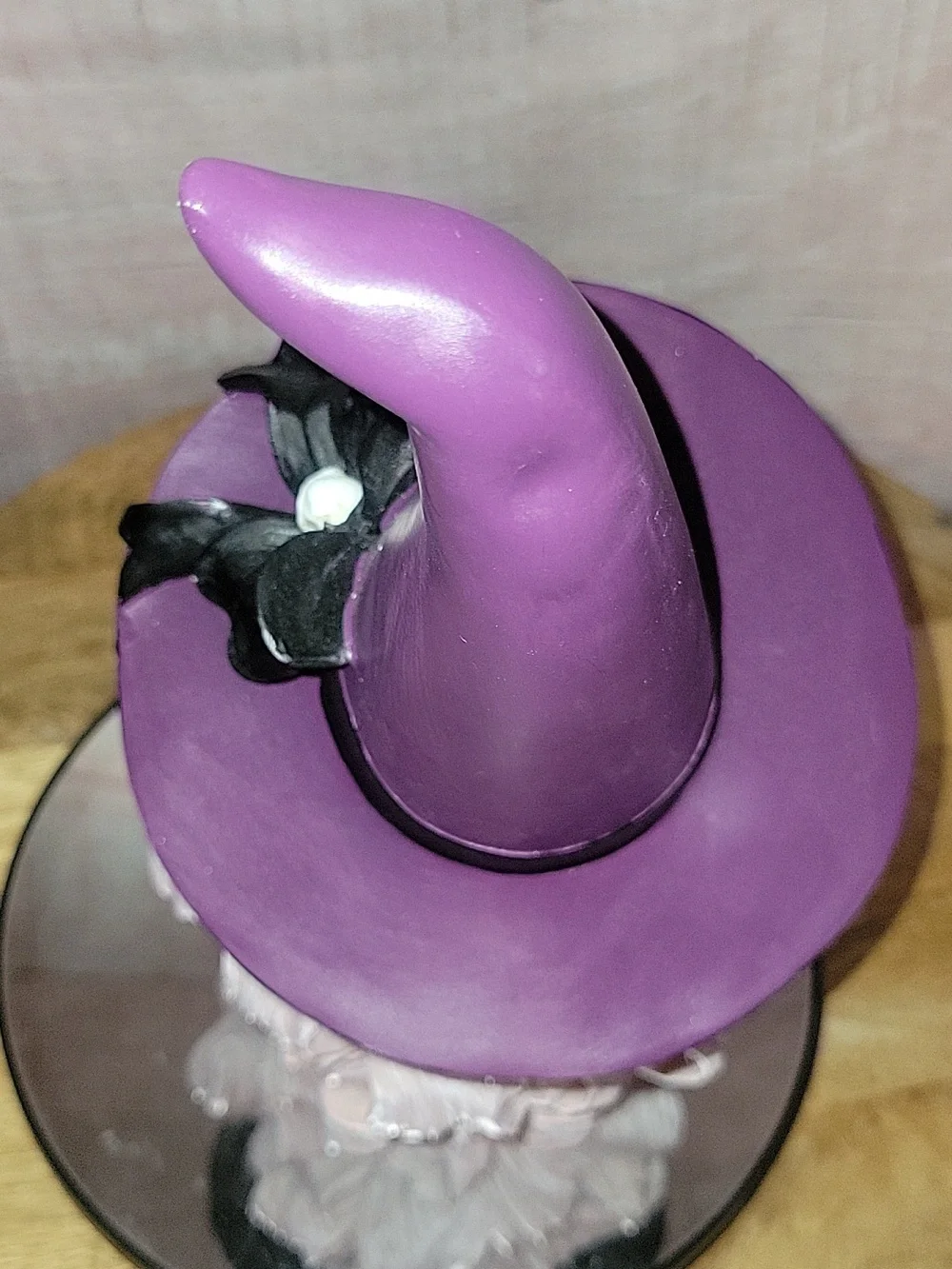 Bubble Blowin' Cutesy Witch - Picture 7 of 10